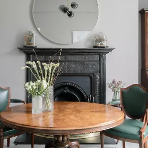 Pembroke Hall 3* Dublin